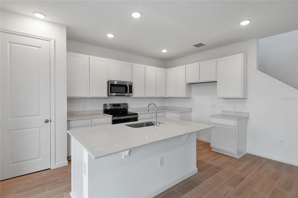 For Sale: $349,950 (4 beds, 3 baths, 2670 Square Feet)