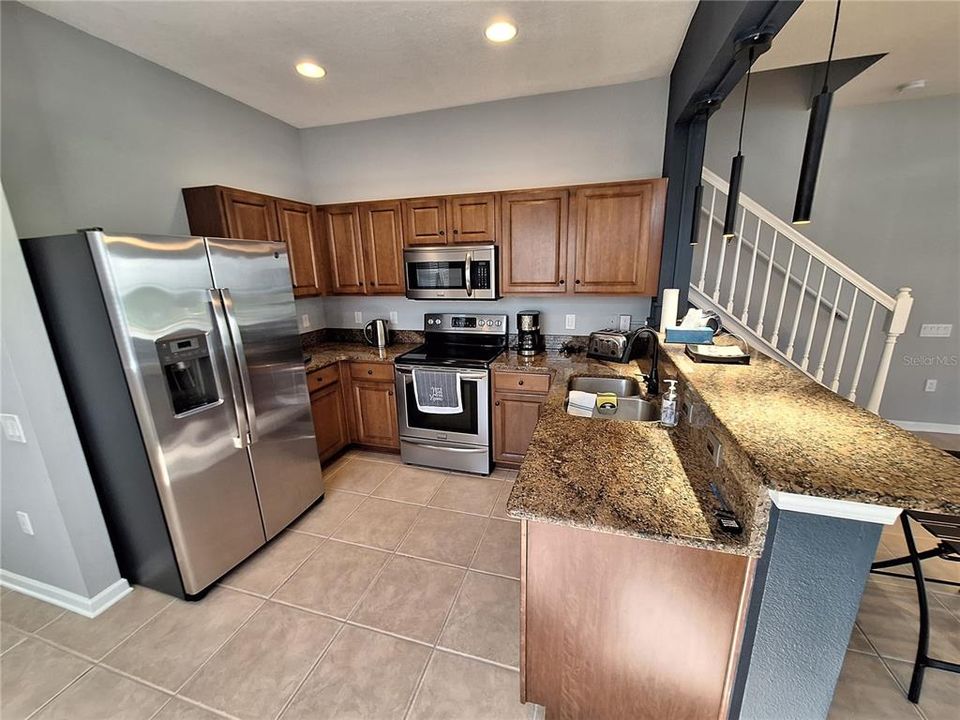 For Rent: $2,095 (3 beds, 2 baths, 1596 Square Feet)