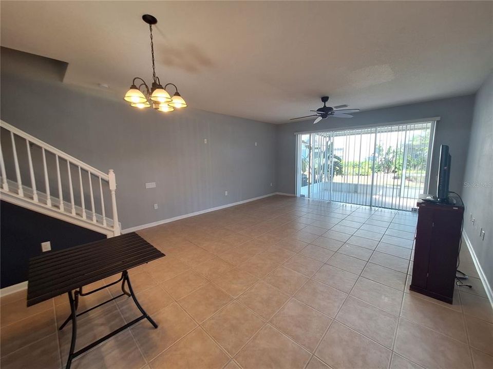 For Rent: $2,095 (3 beds, 2 baths, 1596 Square Feet)