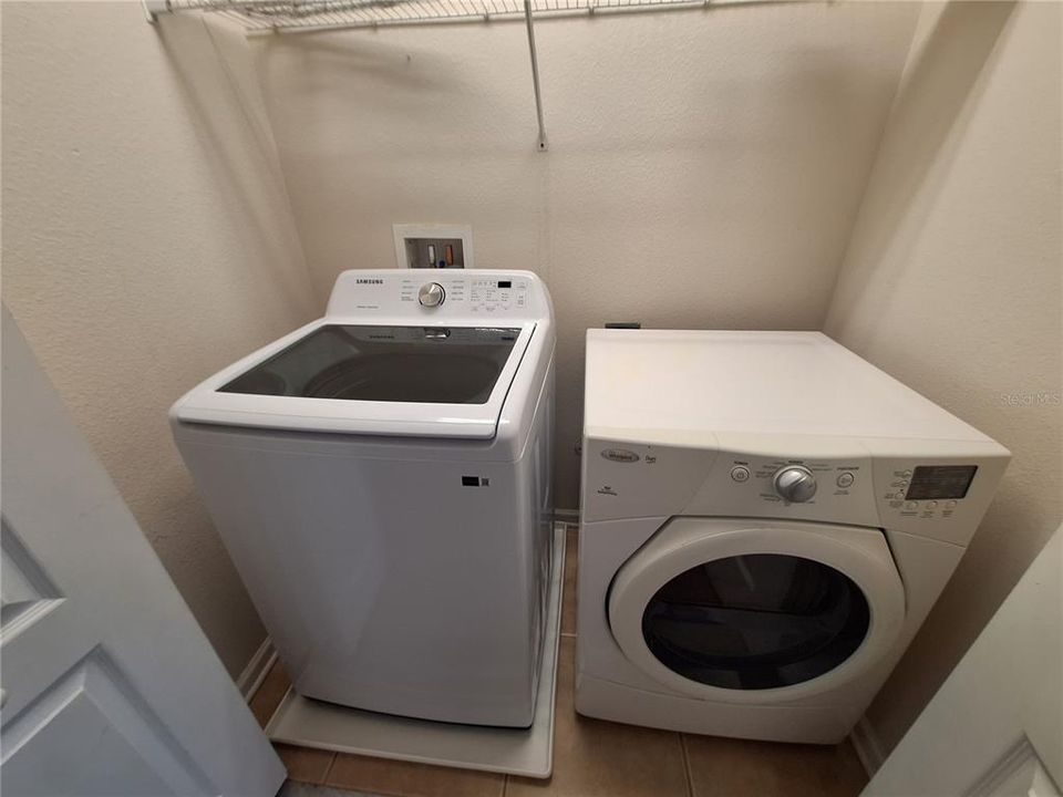 For Rent: $2,095 (3 beds, 2 baths, 1596 Square Feet)