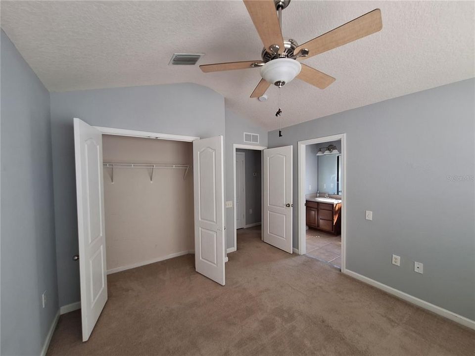 For Rent: $2,095 (3 beds, 2 baths, 1596 Square Feet)