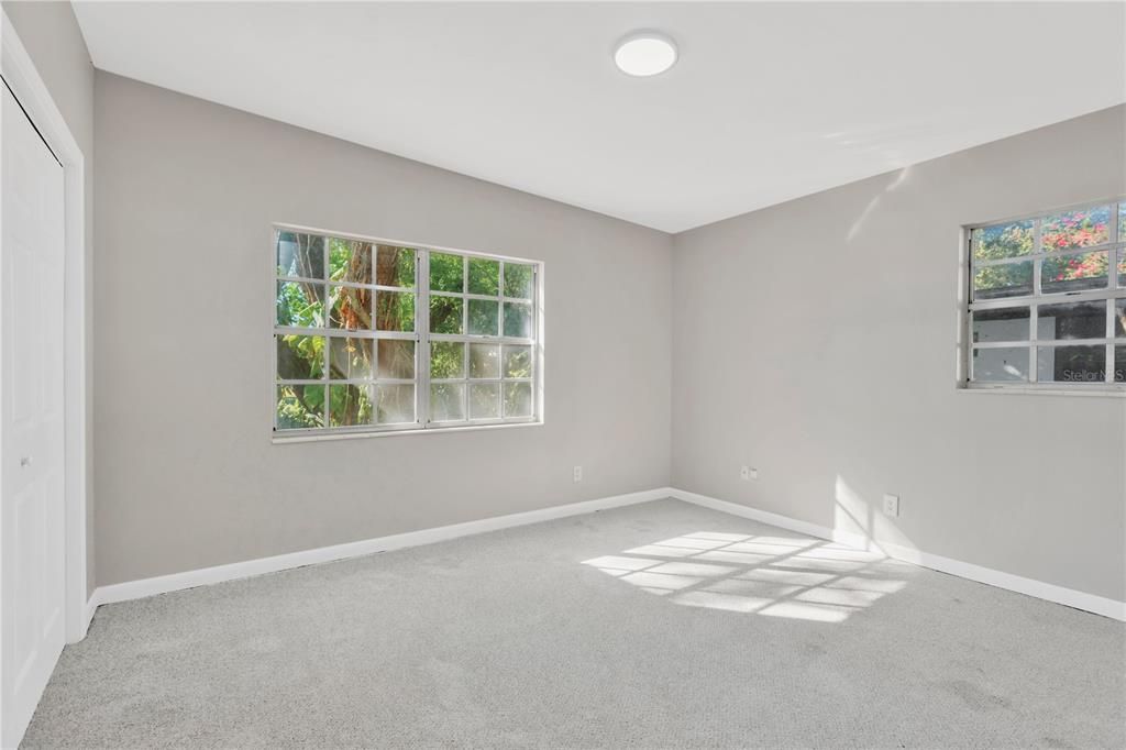 For Sale: $305,000 (2 beds, 1 baths, 1100 Square Feet)