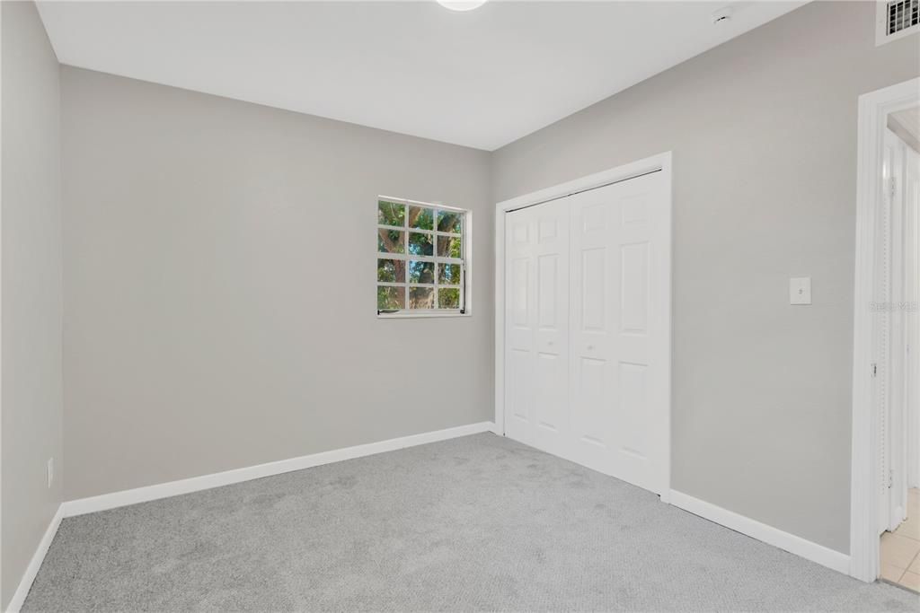 For Sale: $305,000 (2 beds, 1 baths, 1100 Square Feet)