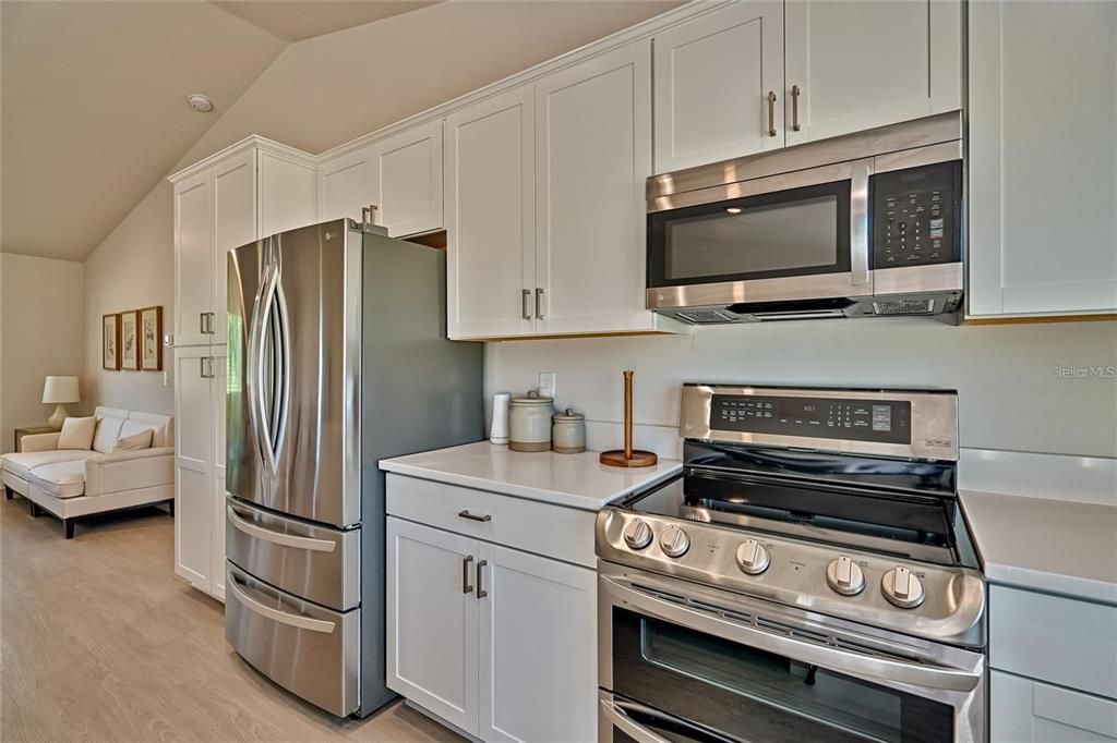 For Sale: $299,000 (3 beds, 2 baths, 1409 Square Feet)