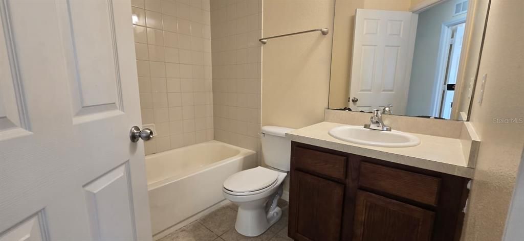 Active With Contract: $1,850 (3 beds, 2 baths, 1348 Square Feet)
