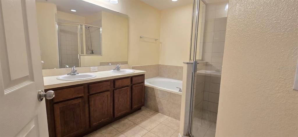 Active With Contract: $1,850 (3 beds, 2 baths, 1348 Square Feet)