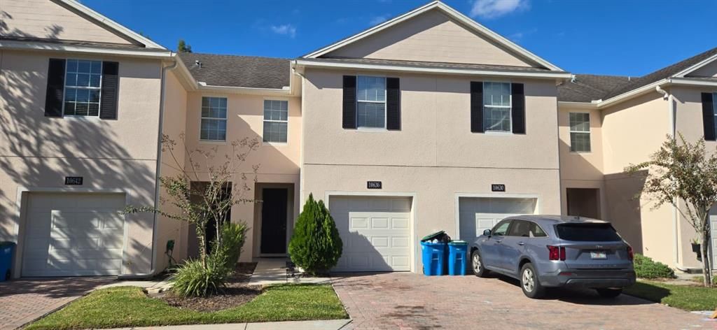 Active With Contract: $1,850 (3 beds, 2 baths, 1348 Square Feet)