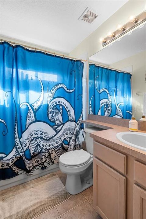 Activo con contrato: $374,900 (3 camas, 2 baños, 1465 Pies cuadrados)