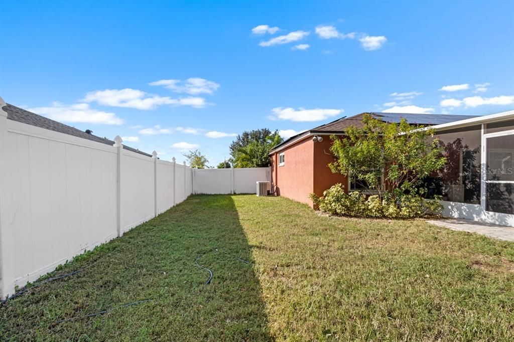 Activo con contrato: $374,900 (3 camas, 2 baños, 1465 Pies cuadrados)