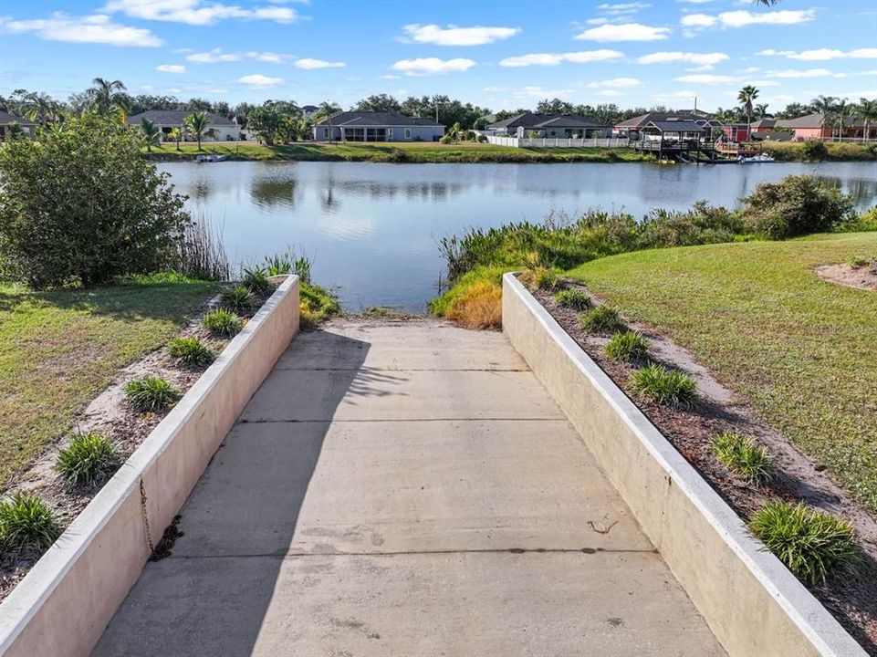 Activo con contrato: $374,900 (3 camas, 2 baños, 1465 Pies cuadrados)