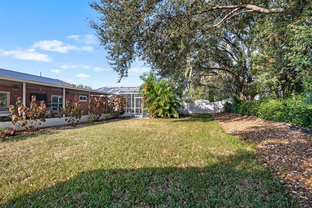 Activo con contrato: $374,900 (3 camas, 2 baños, 1465 Pies cuadrados)