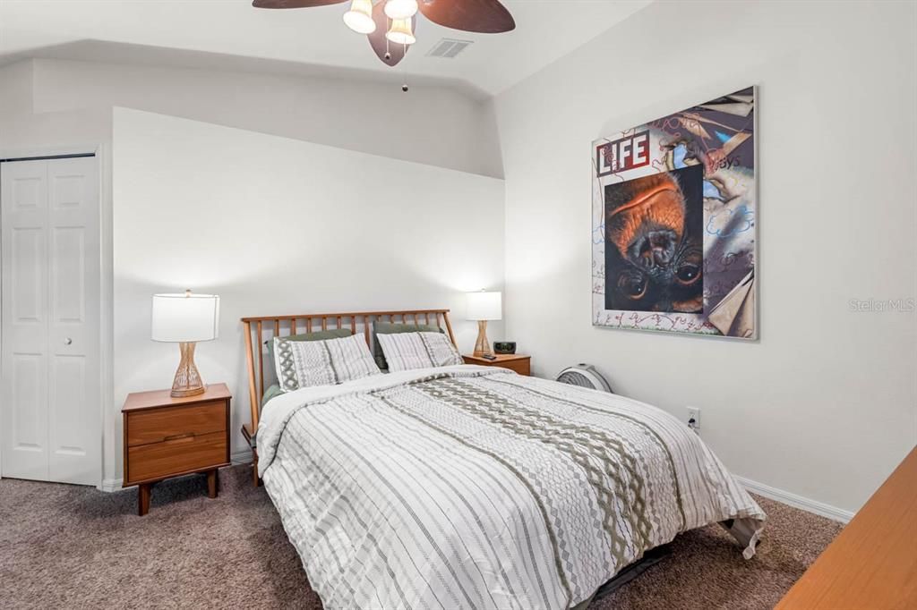 Activo con contrato: $374,900 (3 camas, 2 baños, 1465 Pies cuadrados)