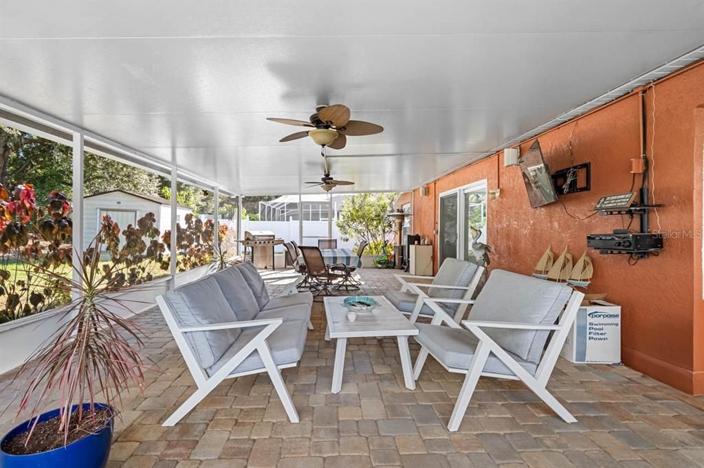 Activo con contrato: $374,900 (3 camas, 2 baños, 1465 Pies cuadrados)