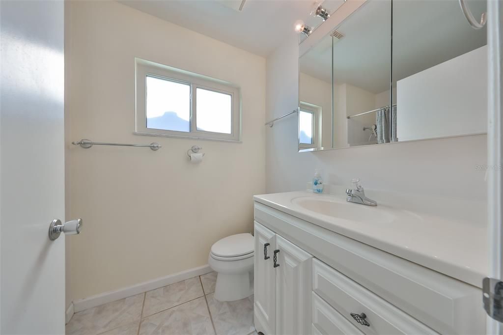 For Sale: $330,000 (2 beds, 2 baths, 1852 Square Feet)