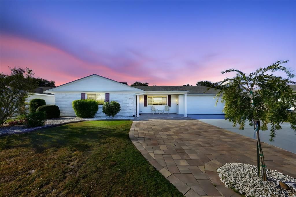 For Sale: $330,000 (2 beds, 2 baths, 1852 Square Feet)