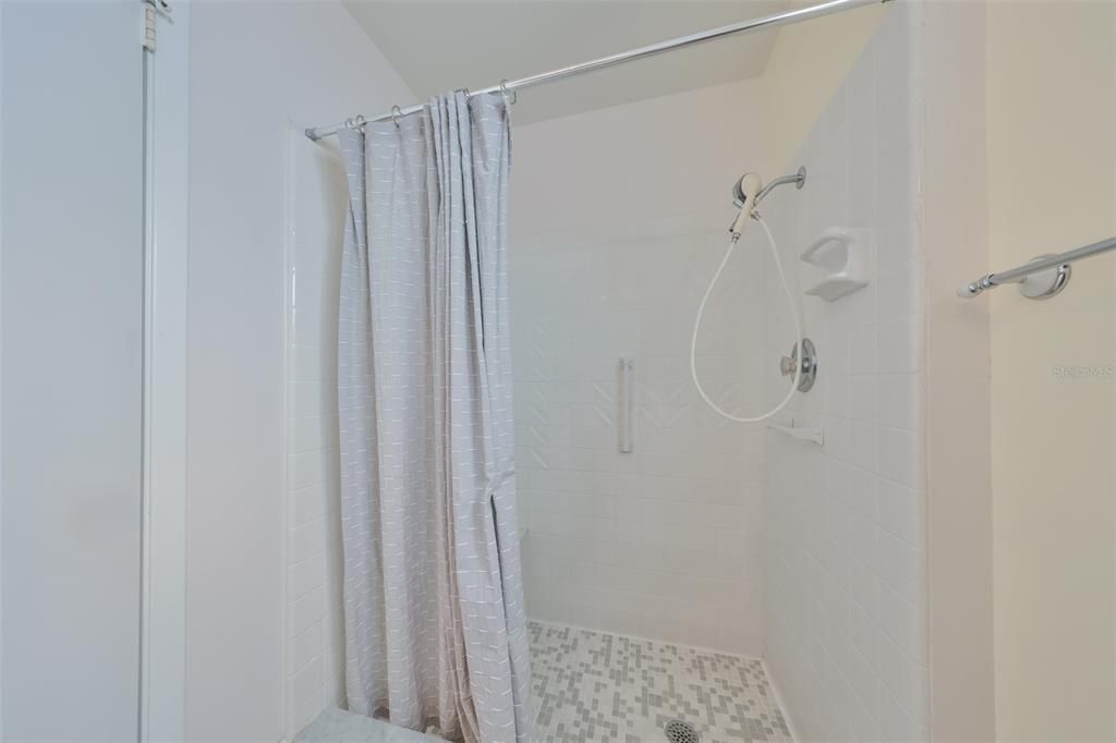 For Sale: $330,000 (2 beds, 2 baths, 1852 Square Feet)