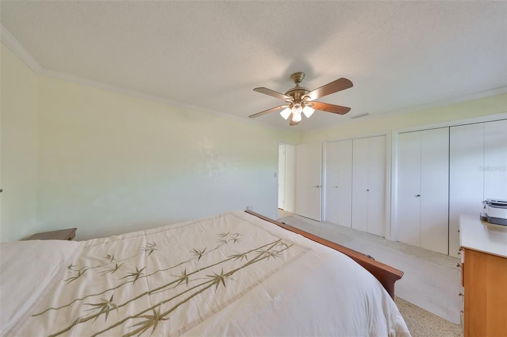 For Sale: $330,000 (2 beds, 2 baths, 1852 Square Feet)