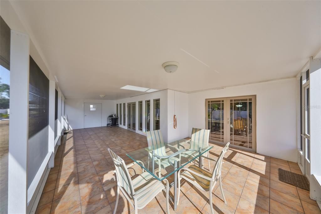 For Sale: $330,000 (2 beds, 2 baths, 1852 Square Feet)