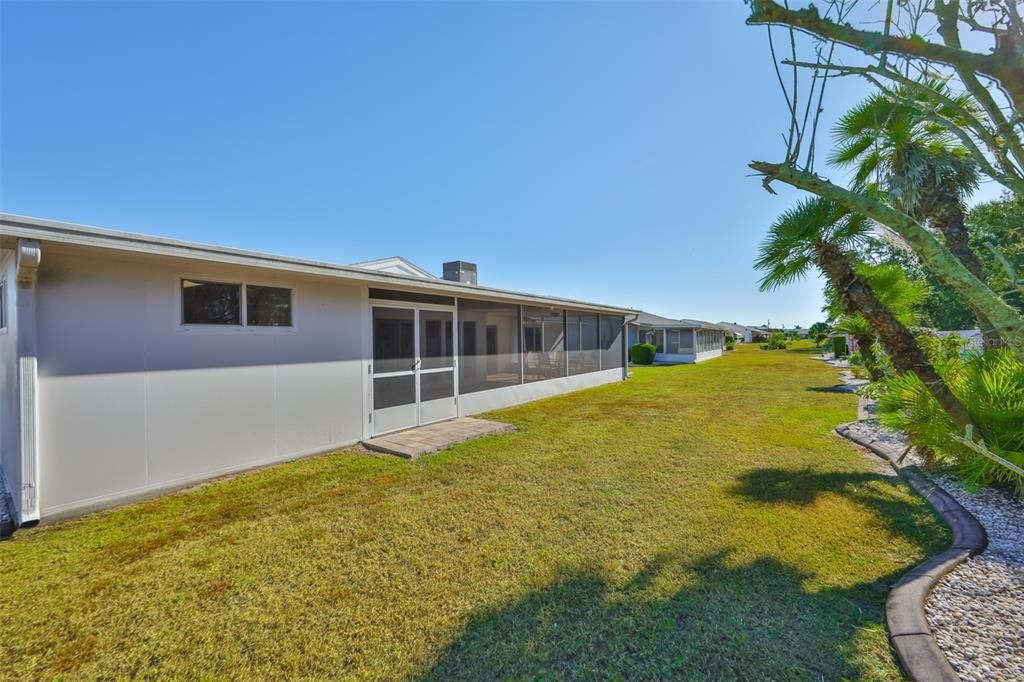 For Sale: $330,000 (2 beds, 2 baths, 1852 Square Feet)