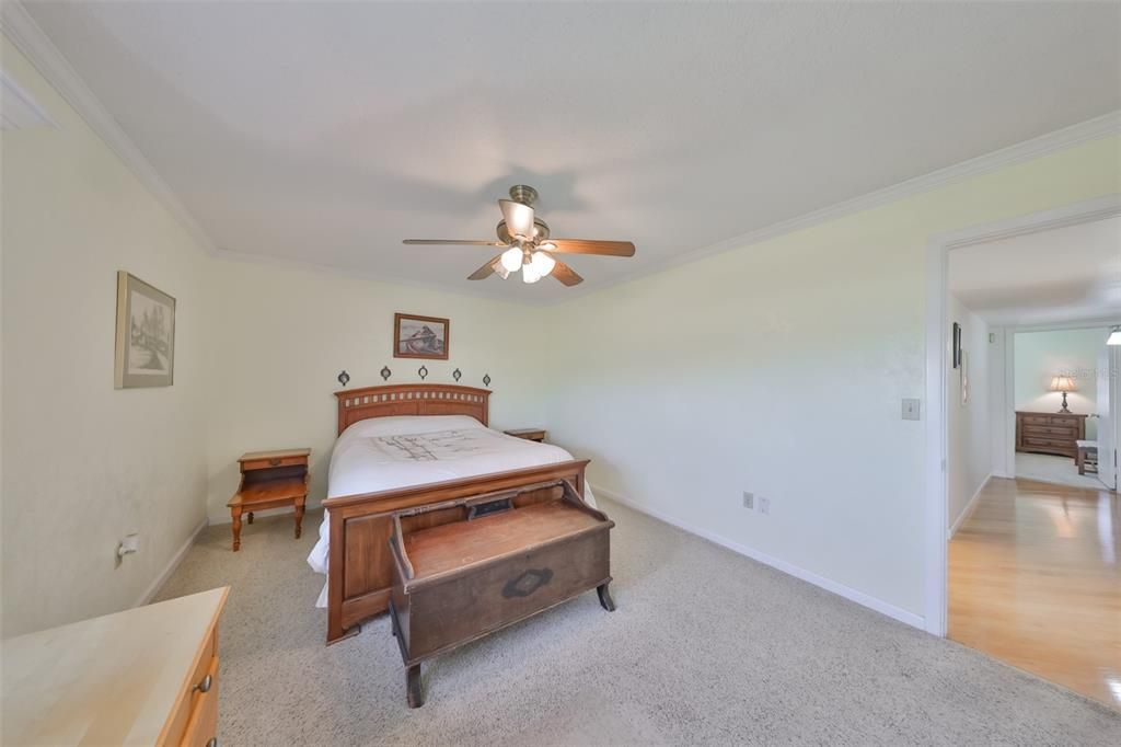 For Sale: $330,000 (2 beds, 2 baths, 1852 Square Feet)