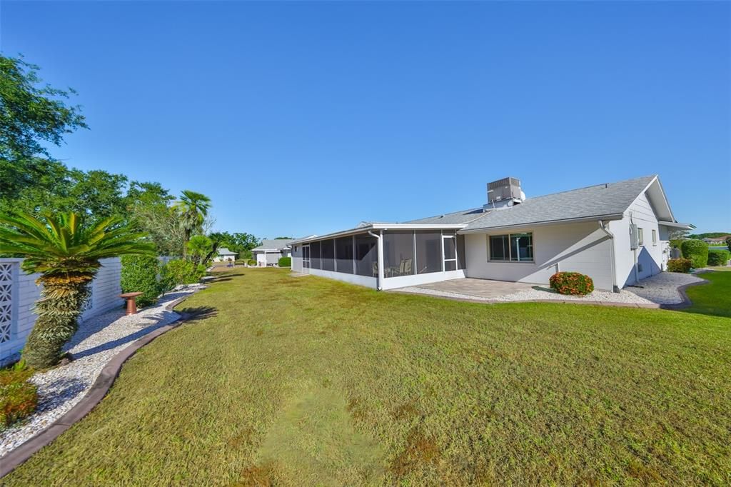 For Sale: $330,000 (2 beds, 2 baths, 1852 Square Feet)