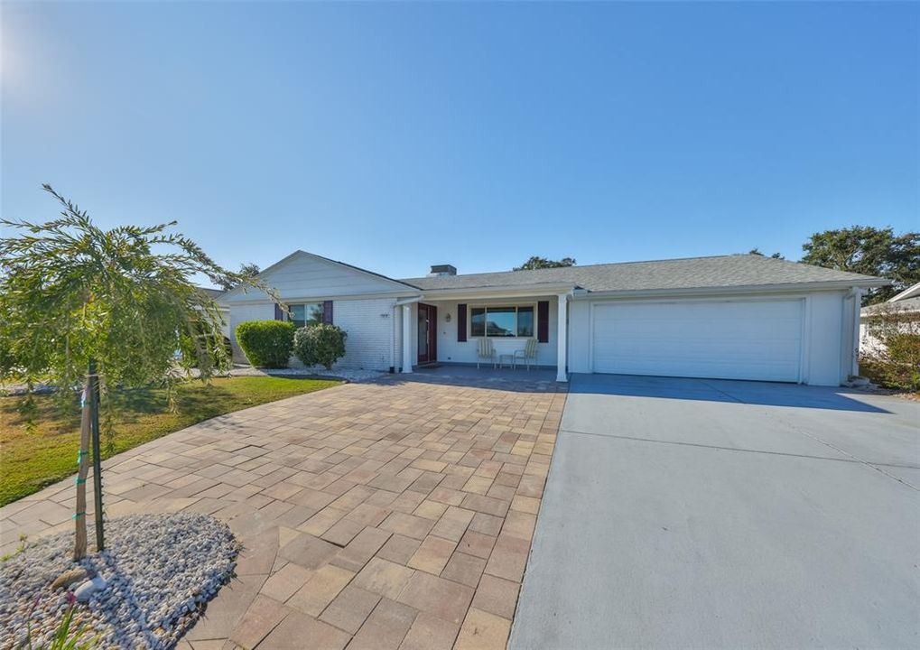 For Sale: $330,000 (2 beds, 2 baths, 1852 Square Feet)