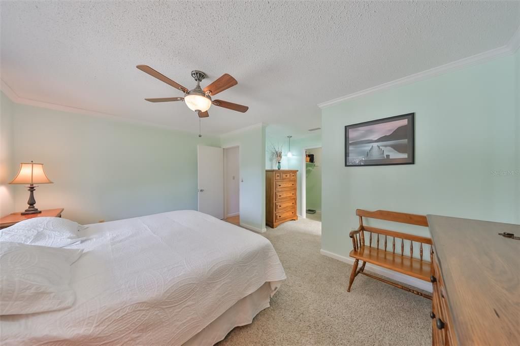 For Sale: $330,000 (2 beds, 2 baths, 1852 Square Feet)