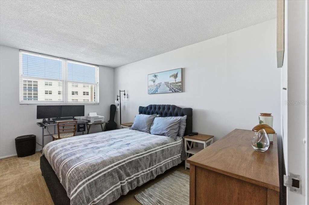 На продажу: $169,000 (2 спален, 2 ванн, 1038 Квадратных фут)