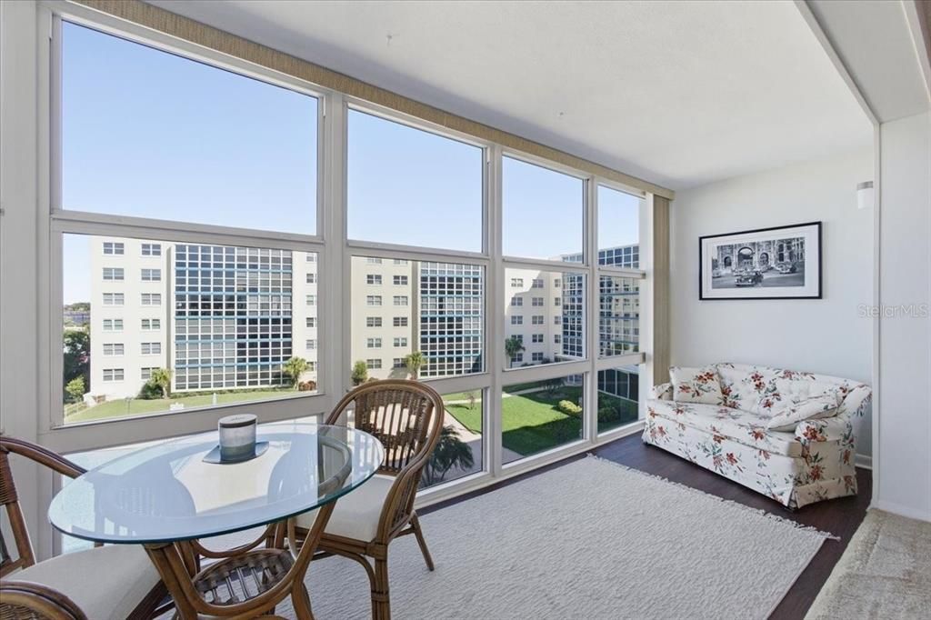 На продажу: $169,000 (2 спален, 2 ванн, 1038 Квадратных фут)