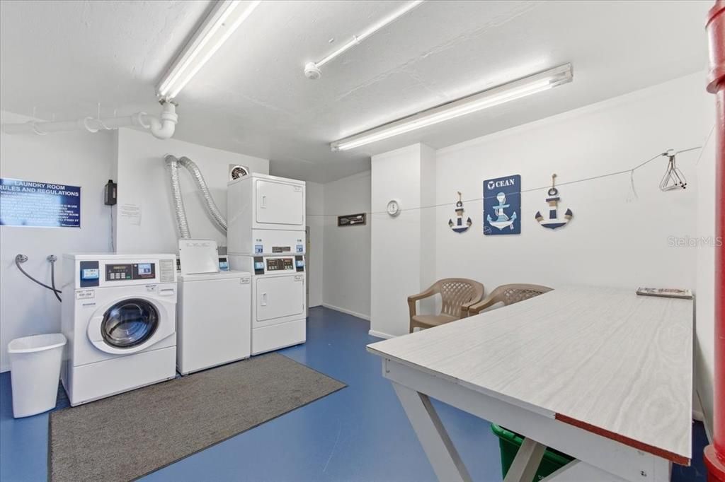 На продажу: $169,000 (2 спален, 2 ванн, 1038 Квадратных фут)