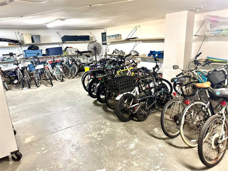 На продажу: $169,000 (2 спален, 2 ванн, 1038 Квадратных фут)