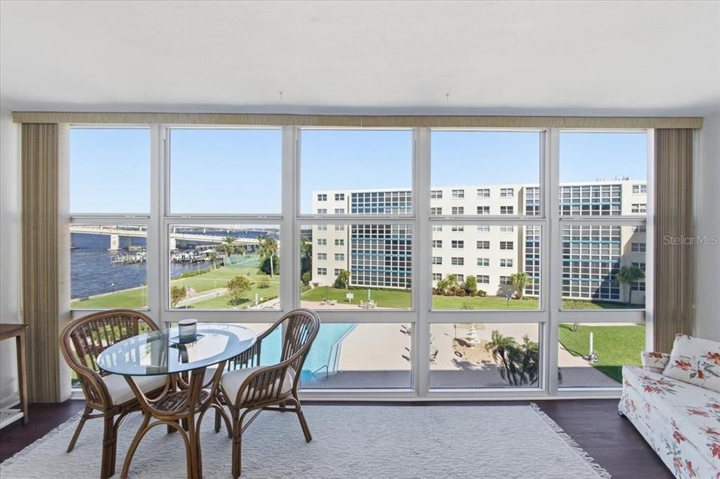 На продажу: $169,000 (2 спален, 2 ванн, 1038 Квадратных фут)