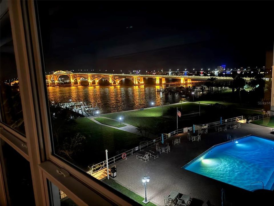 На продажу: $169,000 (2 спален, 2 ванн, 1038 Квадратных фут)