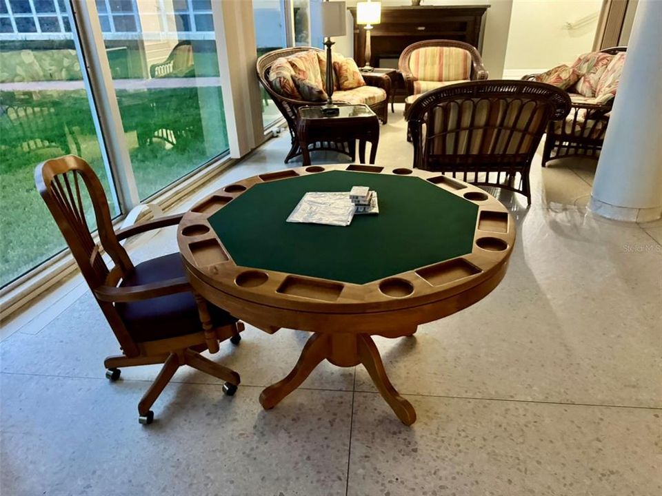 На продажу: $169,000 (2 спален, 2 ванн, 1038 Квадратных фут)