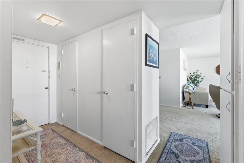 На продажу: $169,000 (2 спален, 2 ванн, 1038 Квадратных фут)