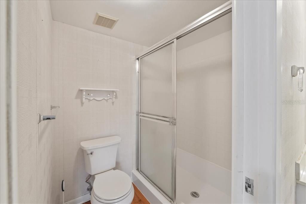 待售: $130,000 (2 贝兹, 2 浴室, 947 平方英尺)