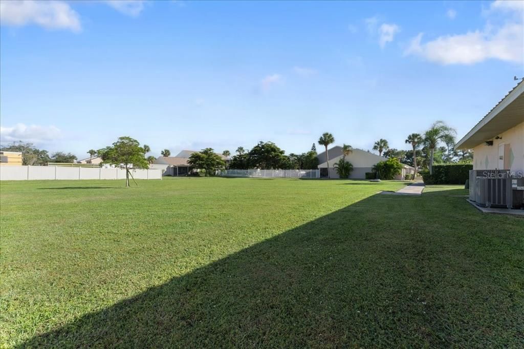 待售: $130,000 (2 贝兹, 2 浴室, 947 平方英尺)