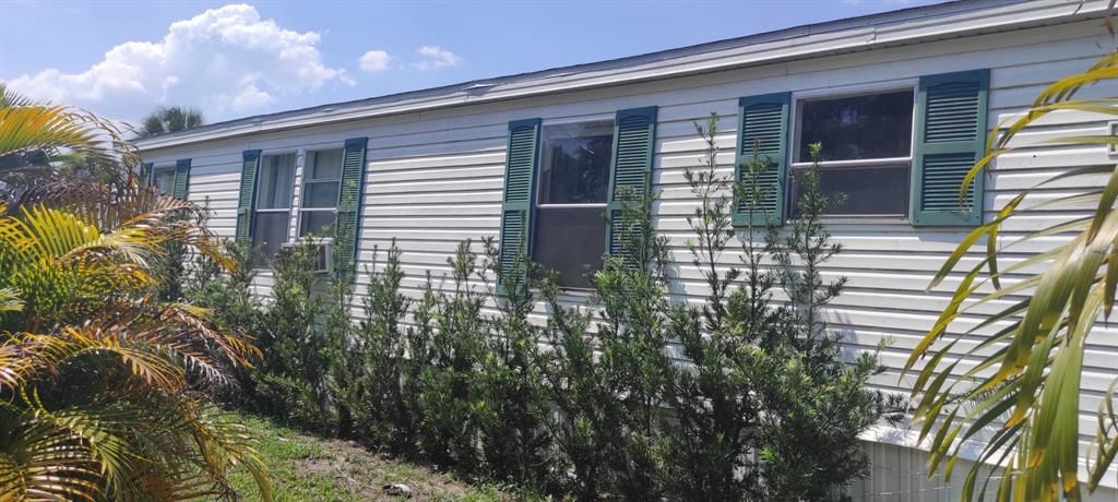 For Sale: $130,000 (4 beds, 2 baths, 3210 Square Feet)