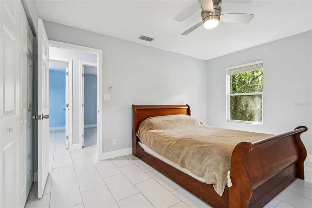 For Sale: $465,000 (3 beds, 2 baths, 1249 Square Feet)