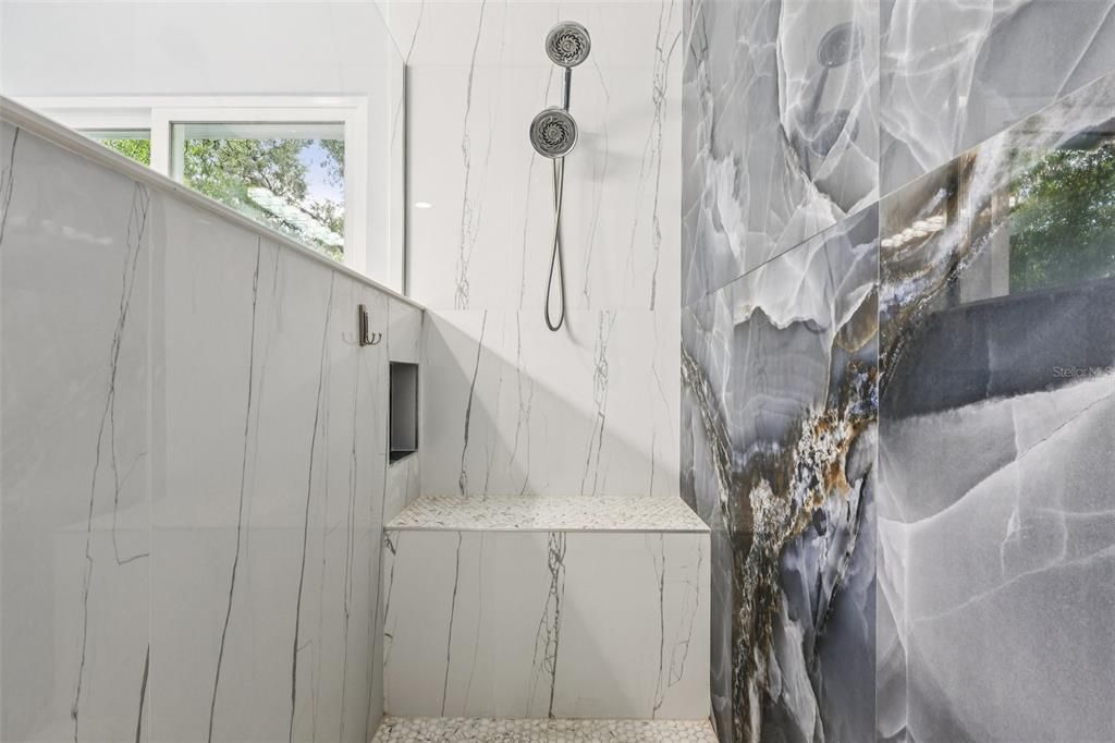 For Sale: $465,000 (3 beds, 2 baths, 1249 Square Feet)