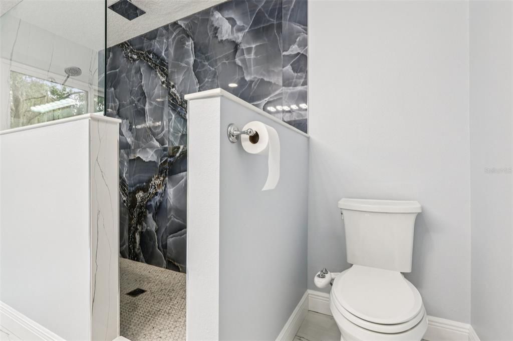 For Sale: $465,000 (3 beds, 2 baths, 1249 Square Feet)