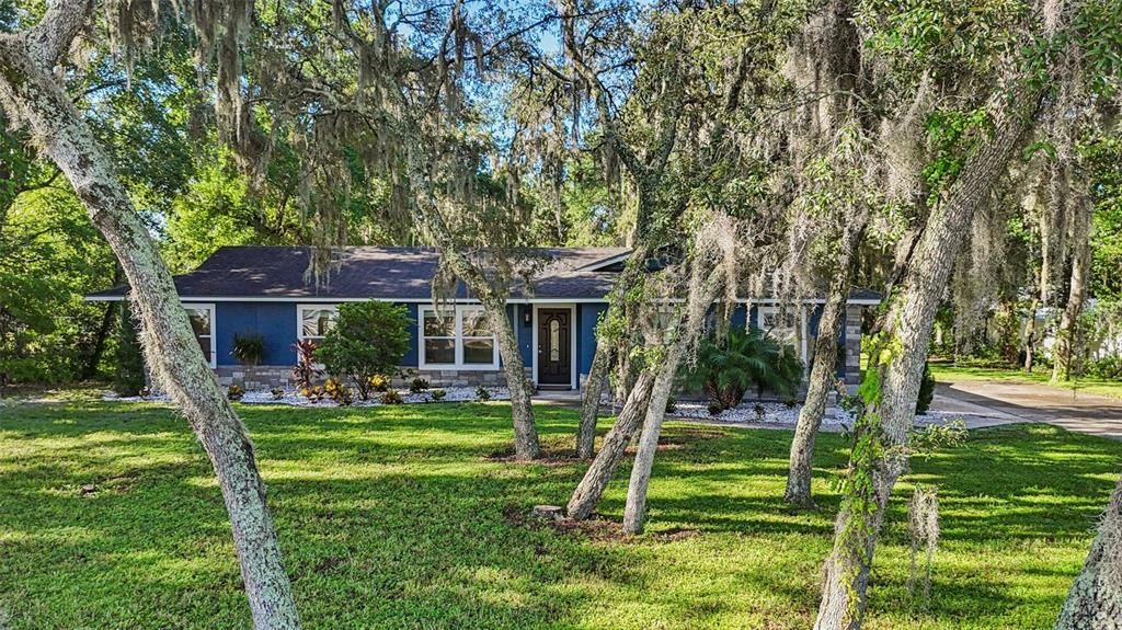 For Sale: $465,000 (3 beds, 2 baths, 1249 Square Feet)