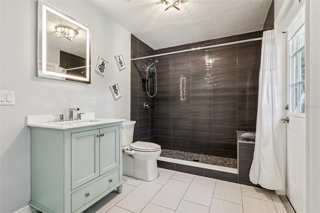 For Sale: $465,000 (3 beds, 2 baths, 1249 Square Feet)