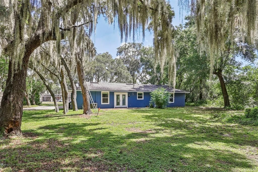 For Sale: $465,000 (3 beds, 2 baths, 1249 Square Feet)