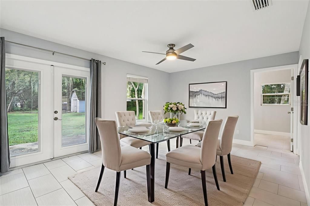 For Sale: $465,000 (3 beds, 2 baths, 1249 Square Feet)