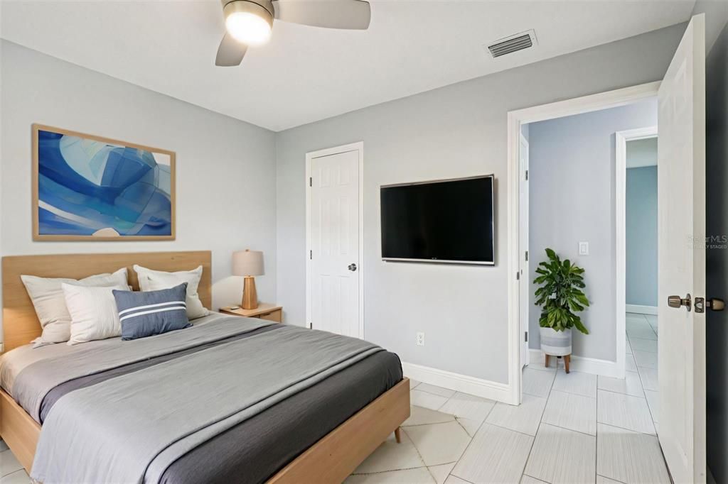 For Sale: $465,000 (3 beds, 2 baths, 1249 Square Feet)