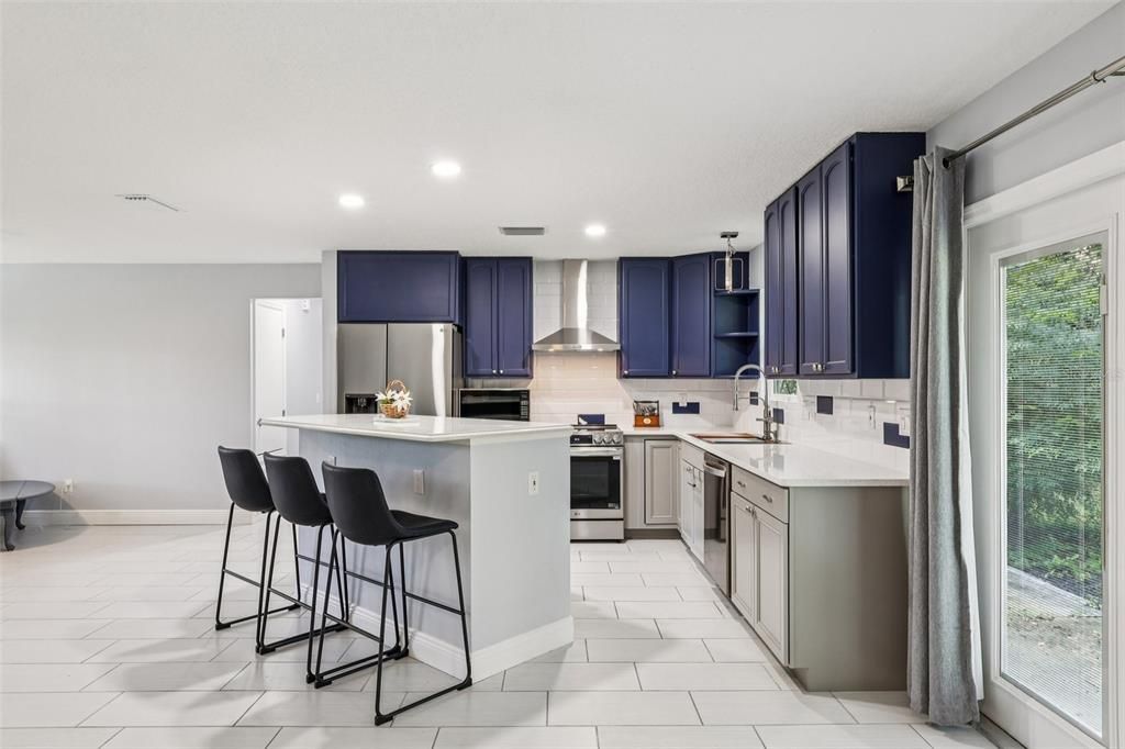 For Sale: $465,000 (3 beds, 2 baths, 1249 Square Feet)