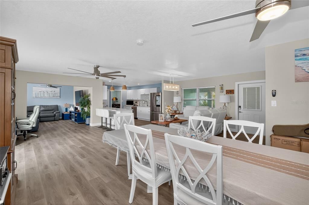 For Sale: $595,000 (3 beds, 2 baths, 1656 Square Feet)