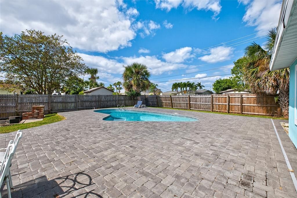 For Sale: $595,000 (3 beds, 2 baths, 1656 Square Feet)