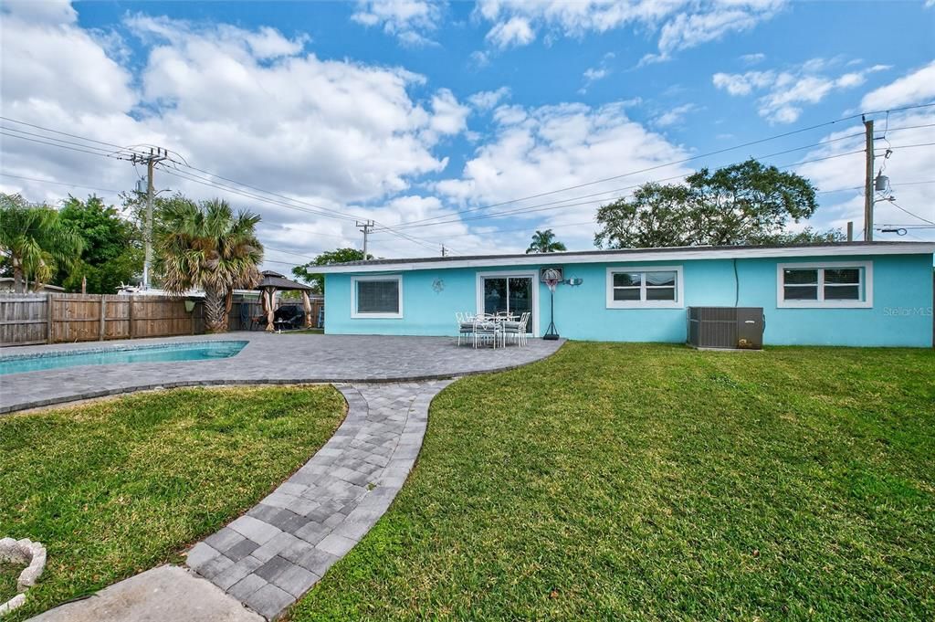 For Sale: $595,000 (3 beds, 2 baths, 1656 Square Feet)